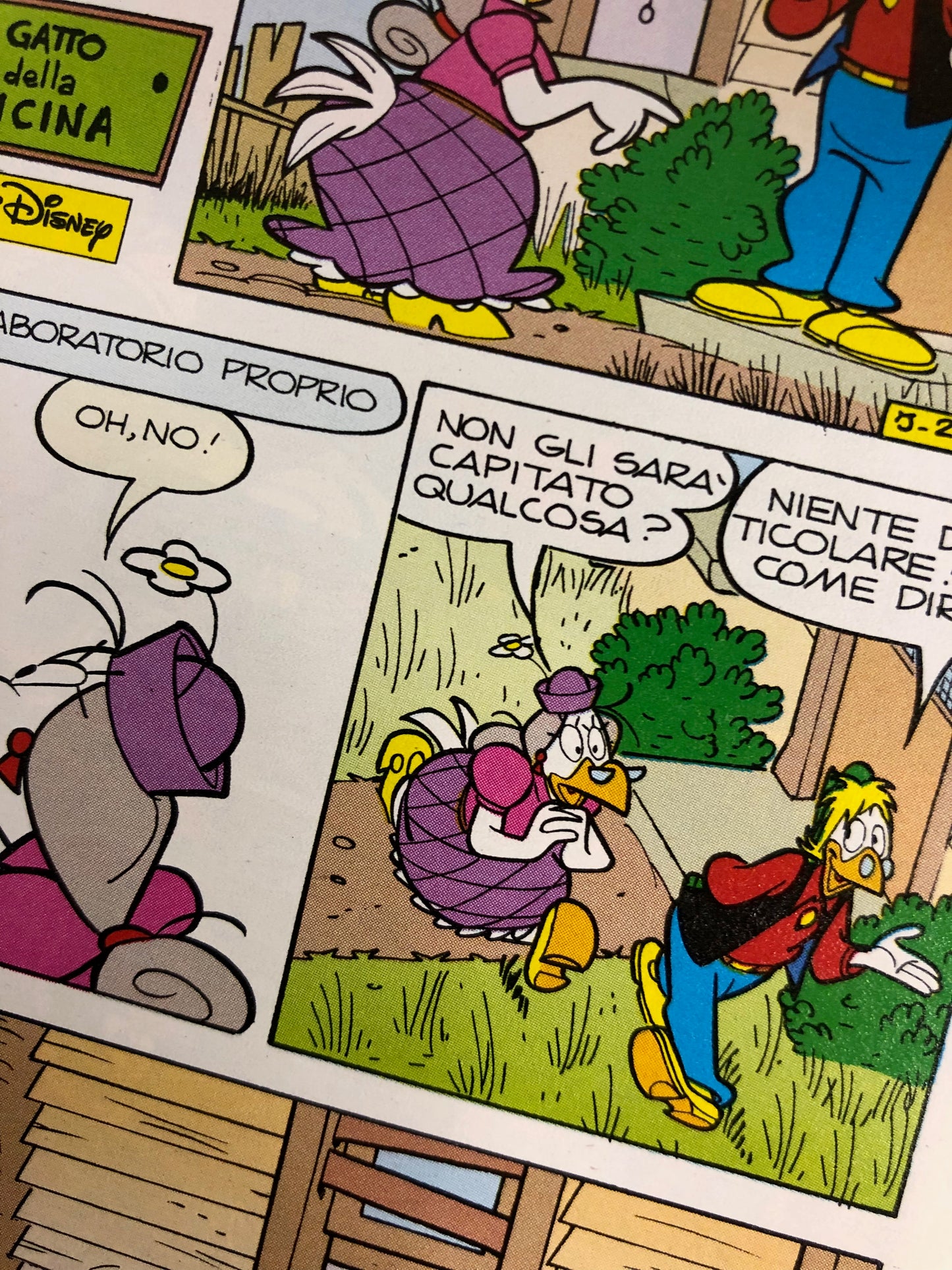 "Minnie Mouse Tying The Christmas Bow "Topolino Comic Issue #2492 / Walt Disney