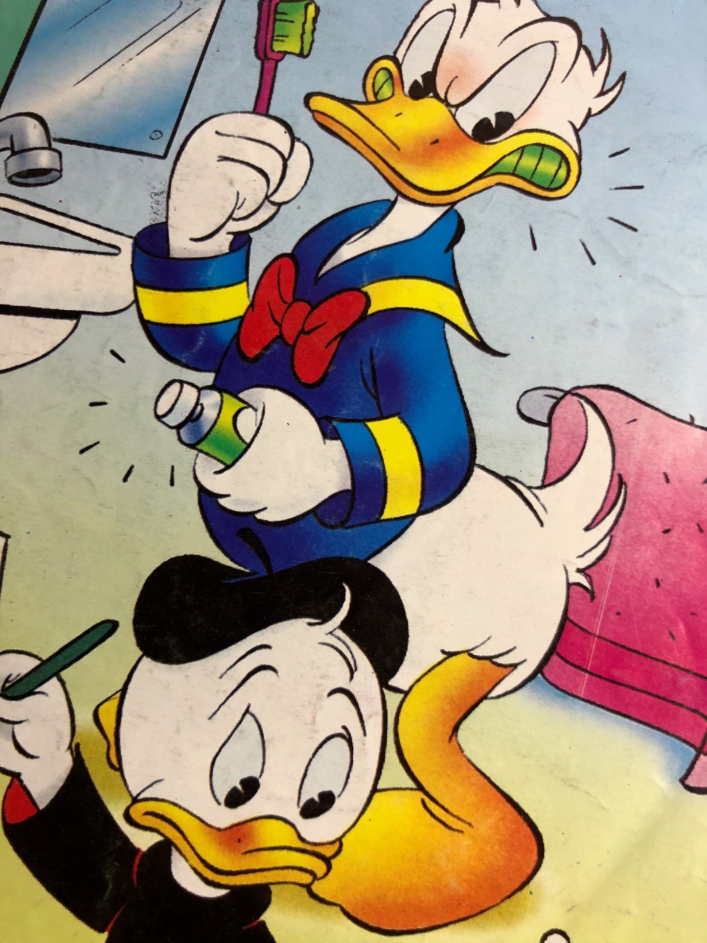 "Uncle Donald's Green Smile" Mickey Comic Issue #2046 / Walt Disney 2000